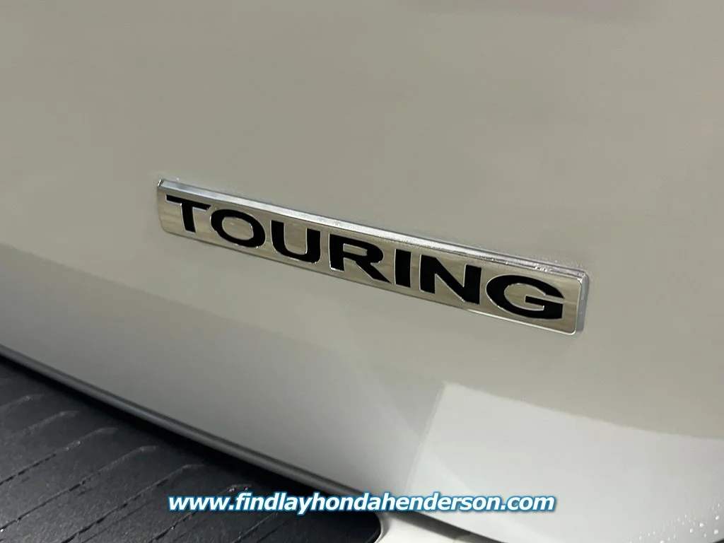 New 2027 Platinum White Pearl Honda Touring image 7