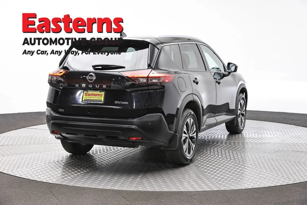 Used 2021 Black Nissan SV image 5