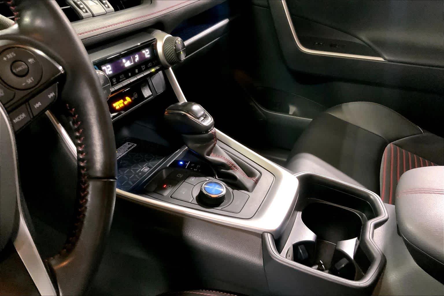 Used 2021 Blizzard Pearl w/Midnight Black Roof Toyota XSE image 17