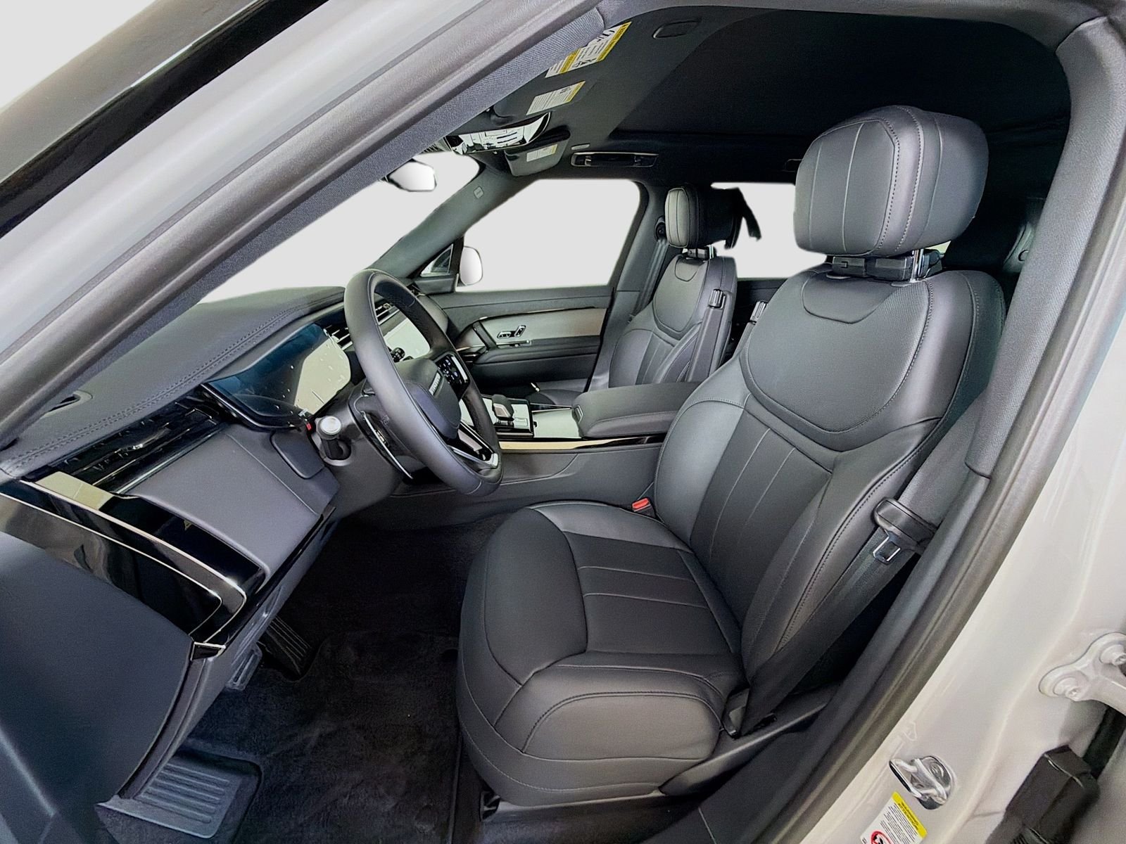 New 2026 Borasco Grey Land Rover SE image 23