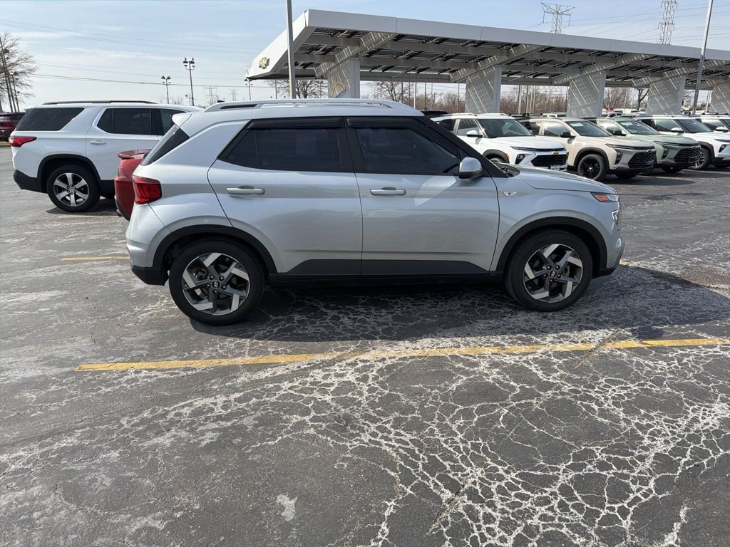 2022 Hyundai Venue SEL
