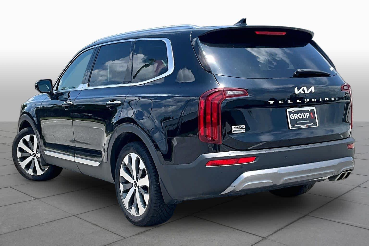 Used 2022 Ebony Black Kia SX image 12
