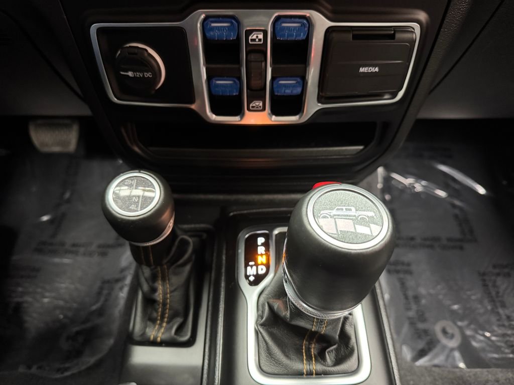 Certified Used 2023 Blue Jeep Overland image 19