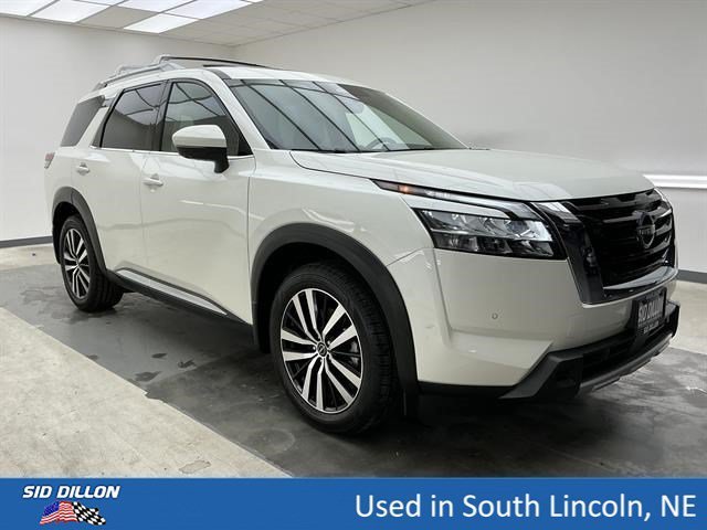 Used 2024 Pearl White Tricoat Nissan Platinum image 3