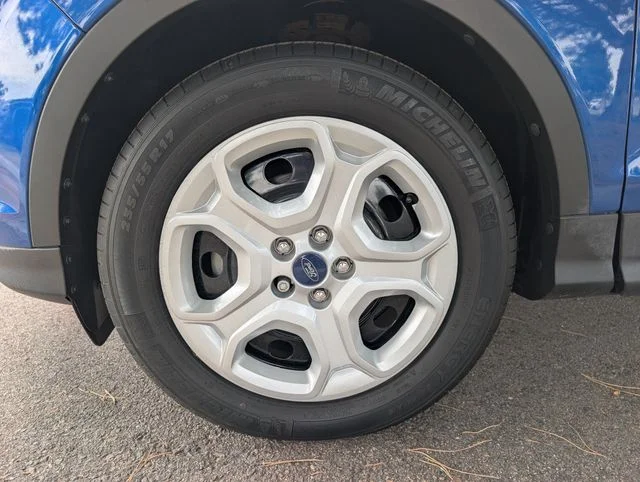 Used 2017 Lightning Blue Metallic Ford S image 7