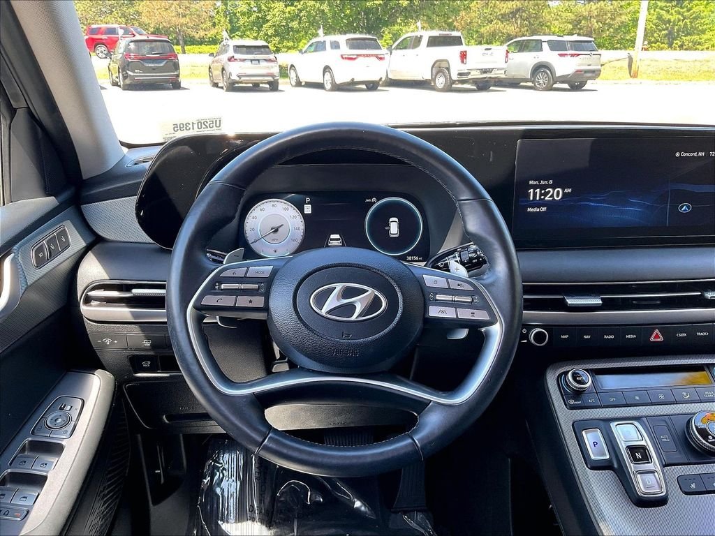Used 2023 Black Hyundai SEL image 18