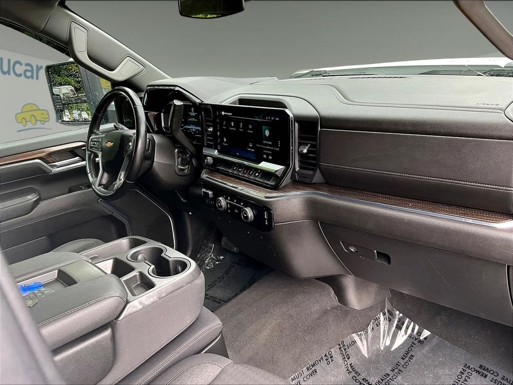 Used 2024 Summit White Chevrolet LT image 14