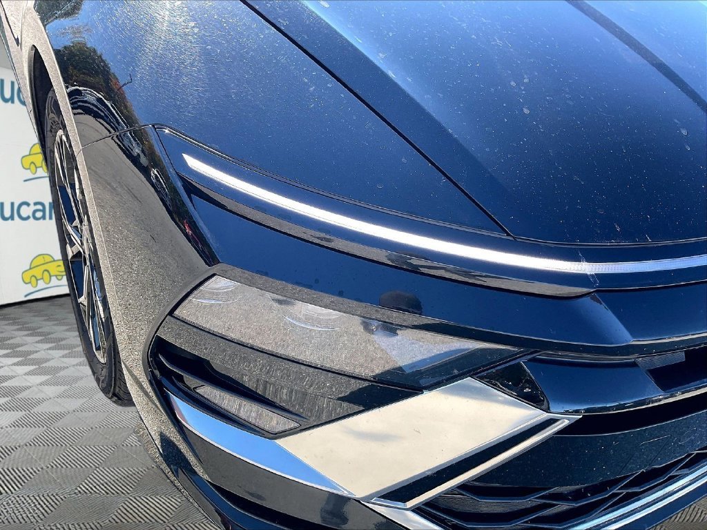 Used 2024 Onyx Black Hyundai SEL image 29