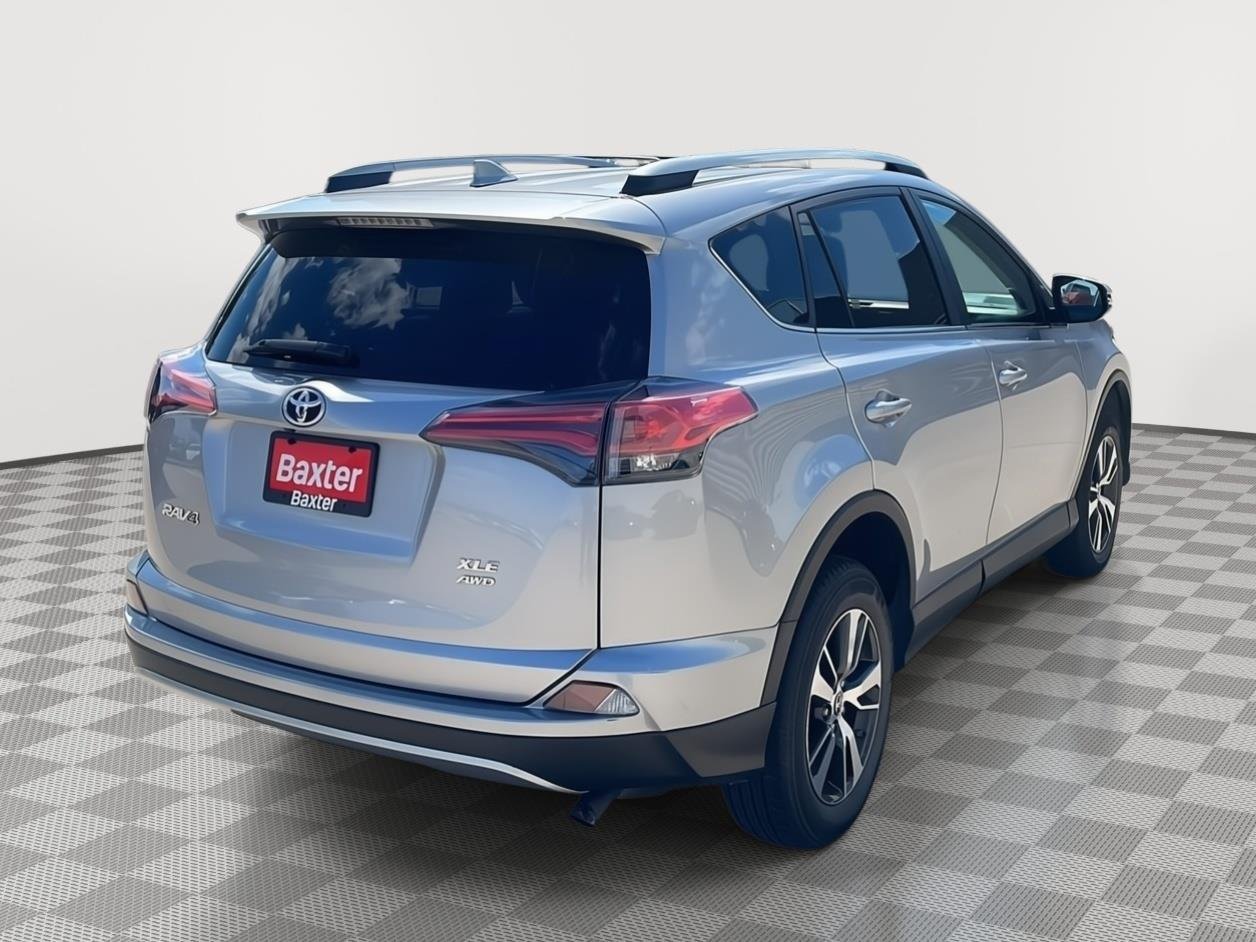 Used 2018 Silver Sky Metallic Toyota XLE image 3