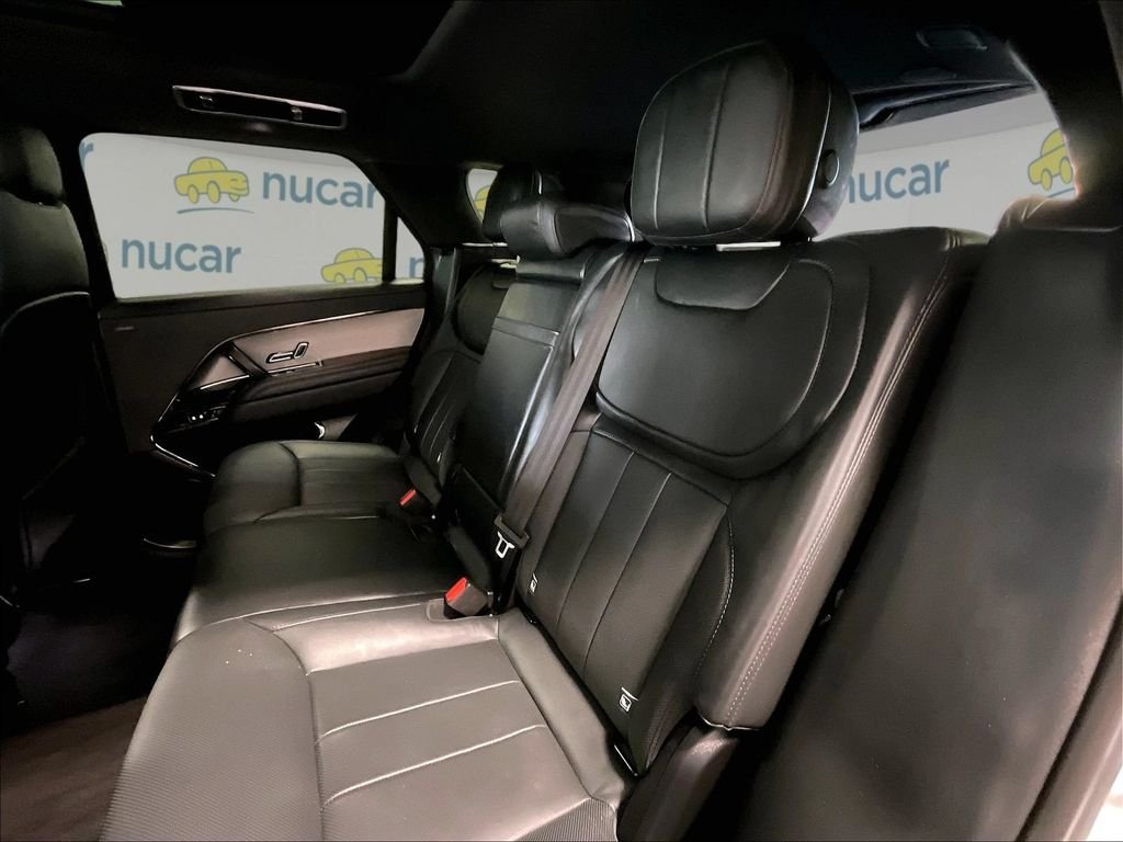 Used 2025 White Land Rover SE image 15