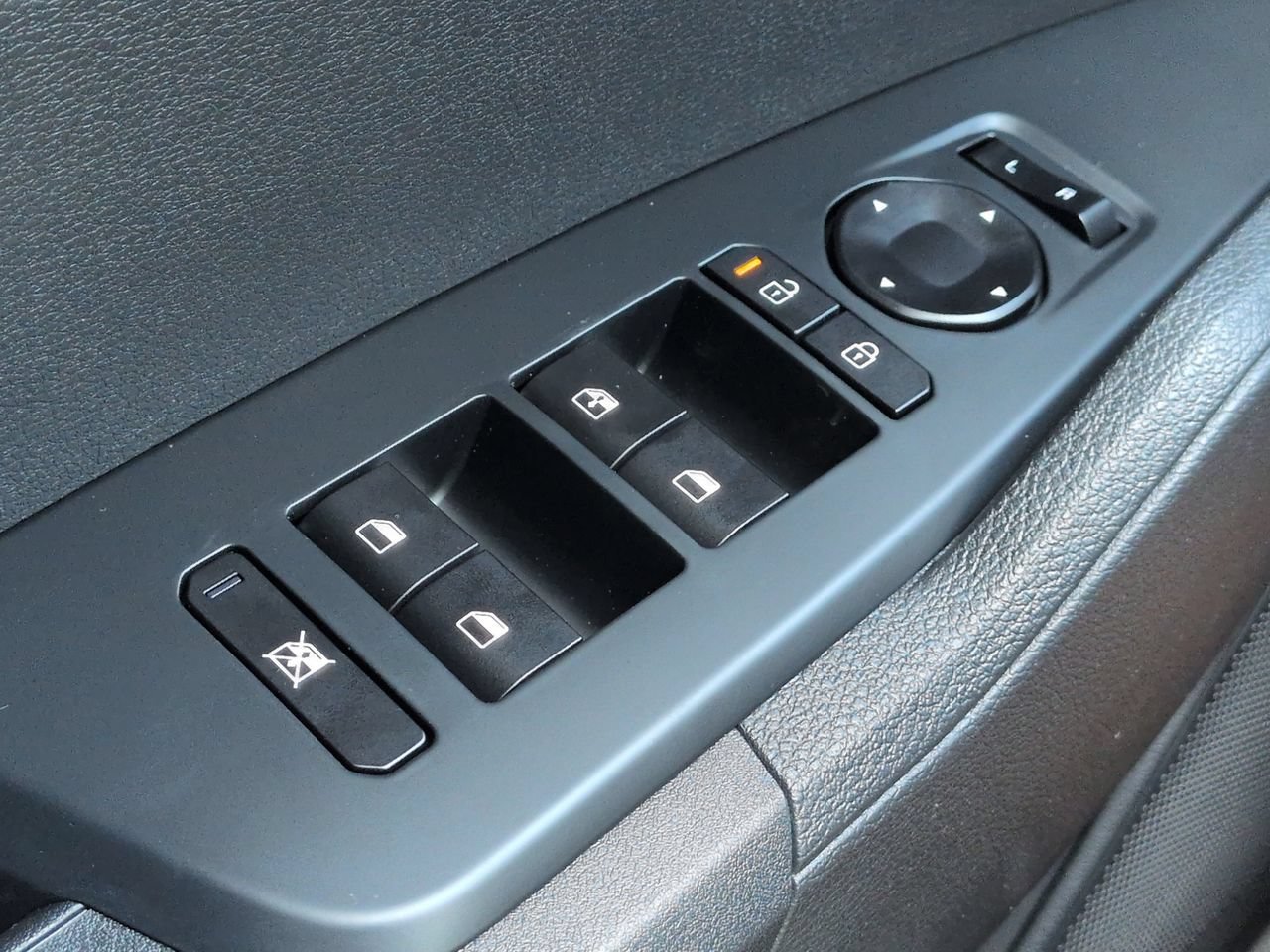New 2027 Gravity Gray Kia LX image 24