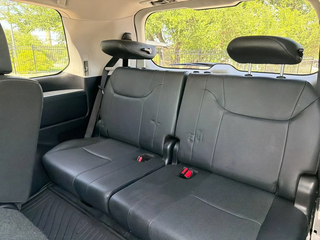 Used 2017  Lexus LX 570 image 39