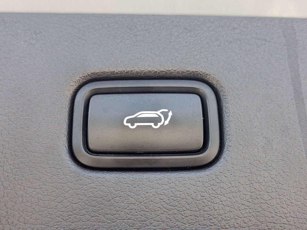 Used 2020 Silver Hyundai Limited image 13