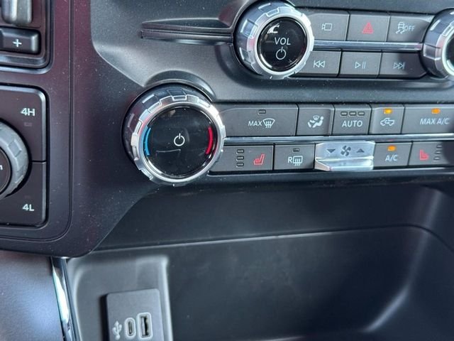 New 2026 Oxford White Ford XLT image 12