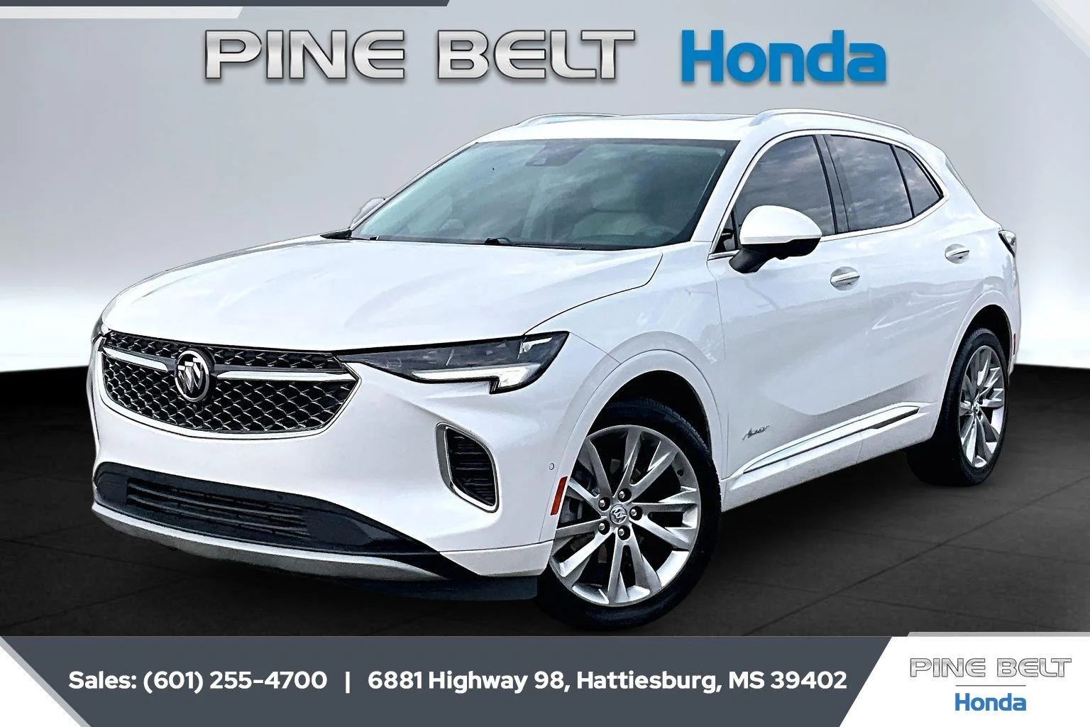Used 2023 White Frost Tricoat Buick Avenir image 10