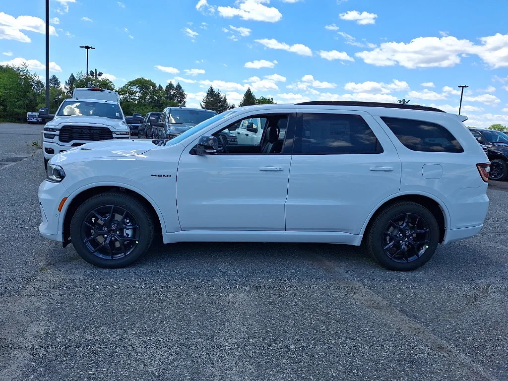New 2026 White Knuckle Clear-Coat Exterior Paint Dodge GT Plus HEMI V8 image 5