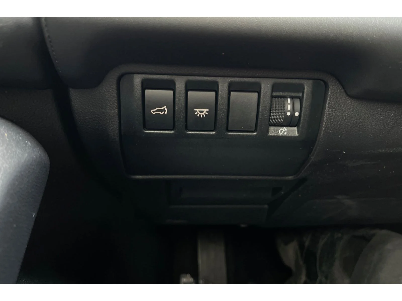 Used 2024 Magnetite Gray Metallic Subaru Onyx Edition image 40