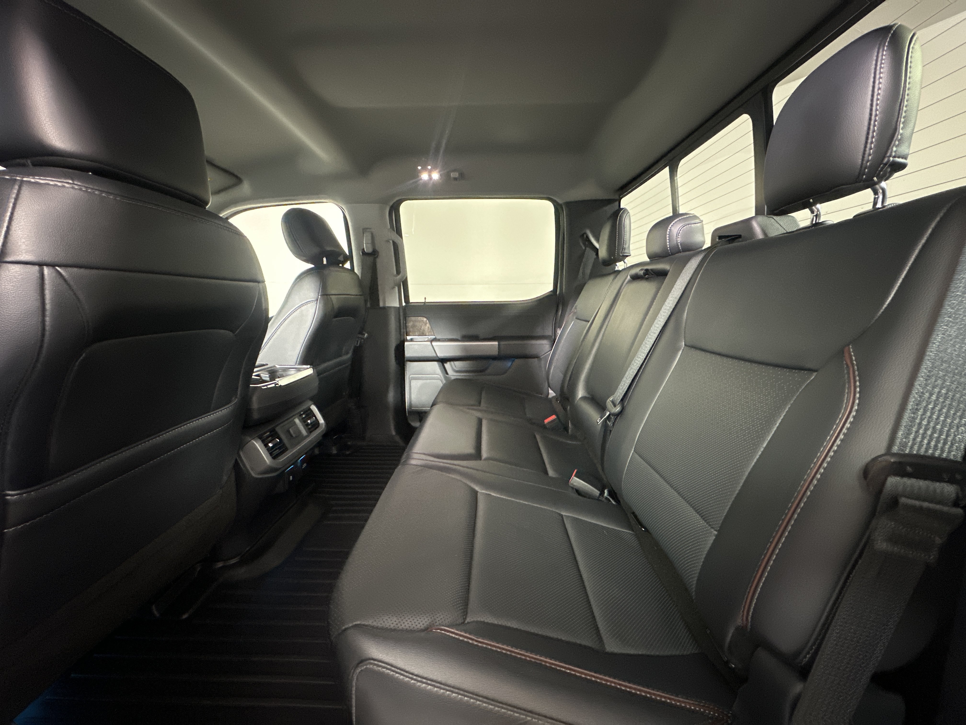 Used 2021  Ford  image 23