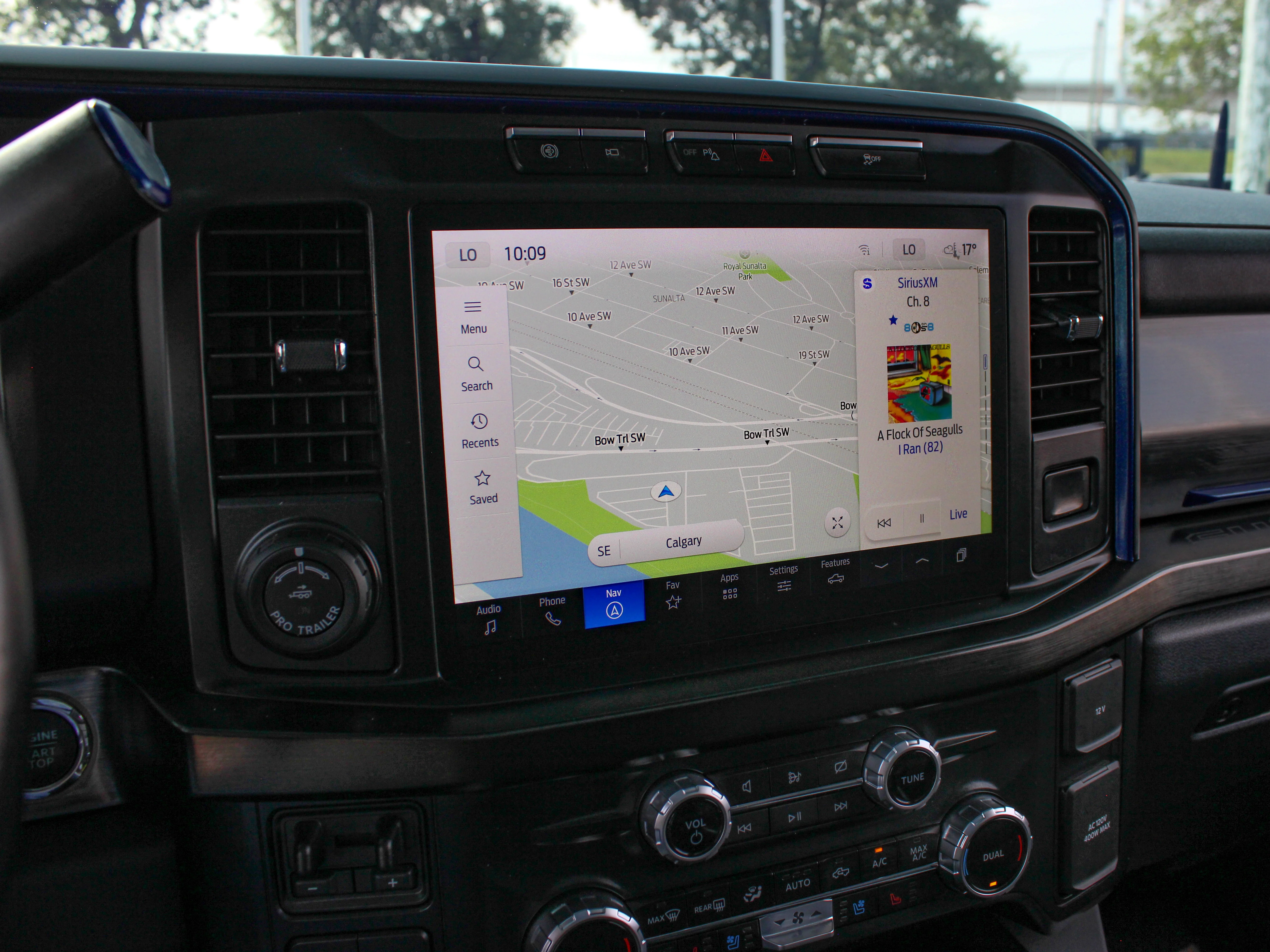 Used 2023 Grey Ford LARIAT image 21