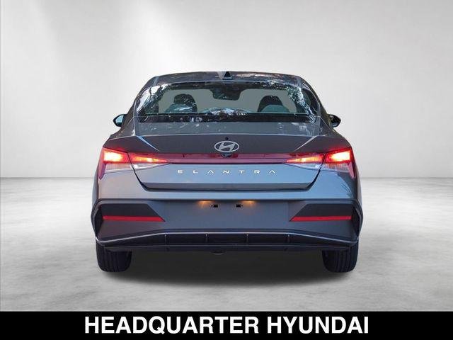 New 2026 Gray Hyundai SE image 5