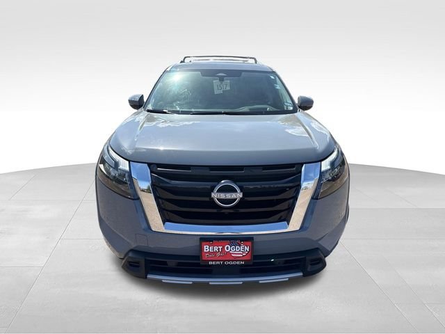 Used 2025 Gray Nissan Platinum image 2