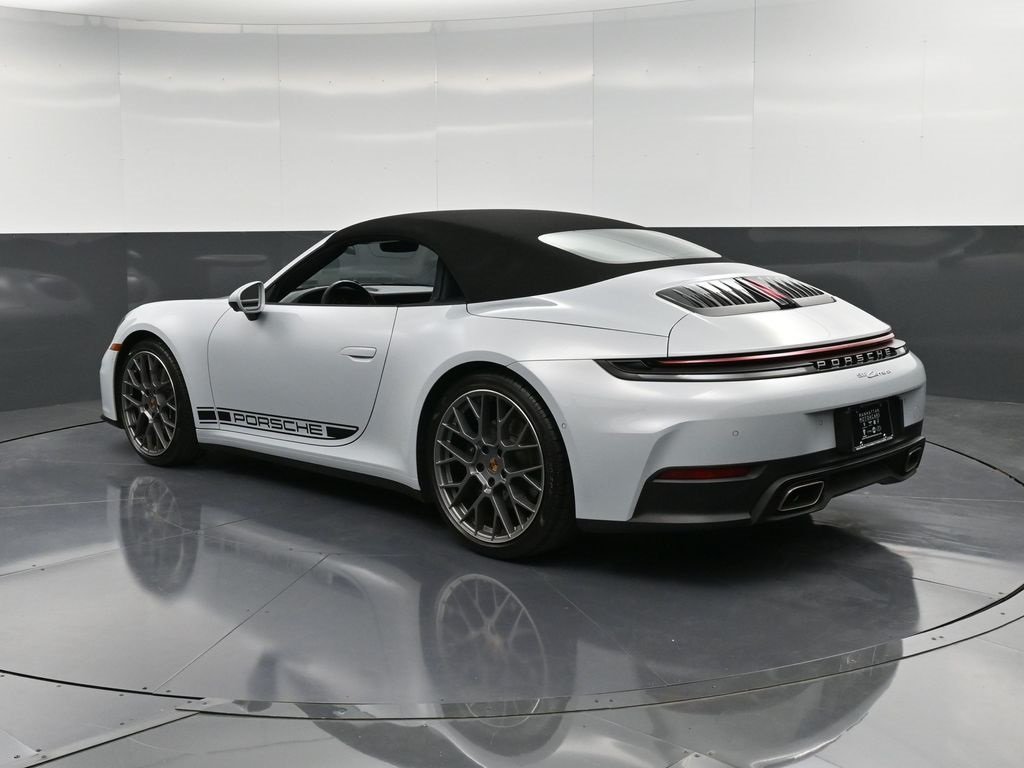 2025 Porsche 911 photo 3