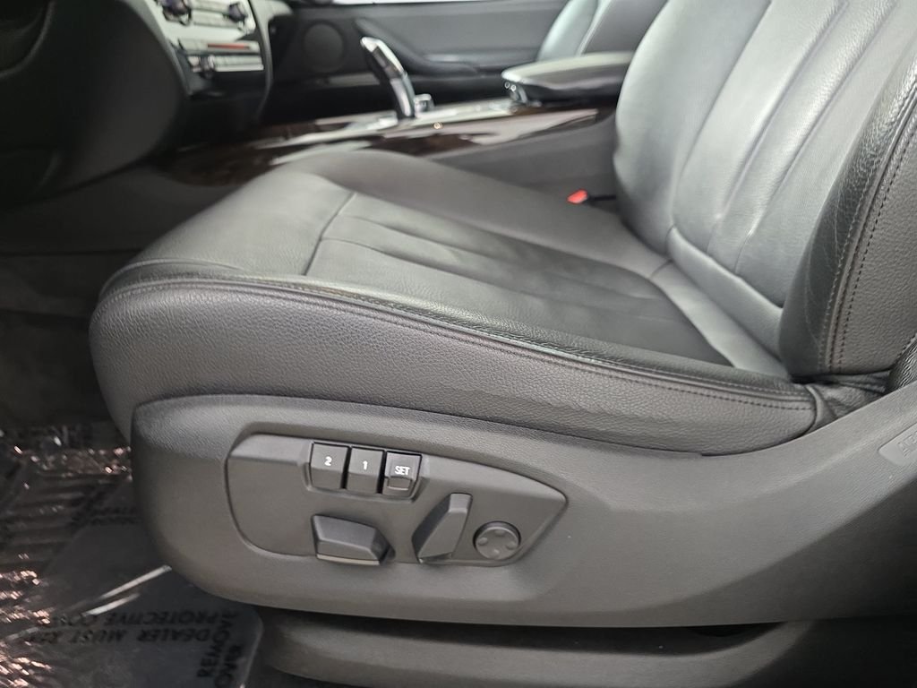 Used 2015 Dark Graphite BMW xDrive35i image 32