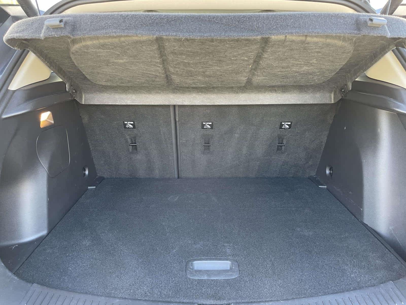 Used 2022 Summit White Buick Select image 23
