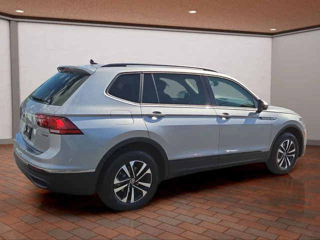 Used 2023 Silver Volkswagen 2.0T S image 3