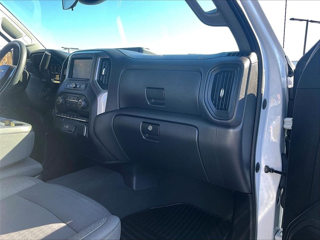 Used 2023 White Chevrolet Custom image 13
