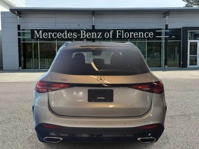 Used 2026 Silver Mercedes-Benz GLC 300 image 4
