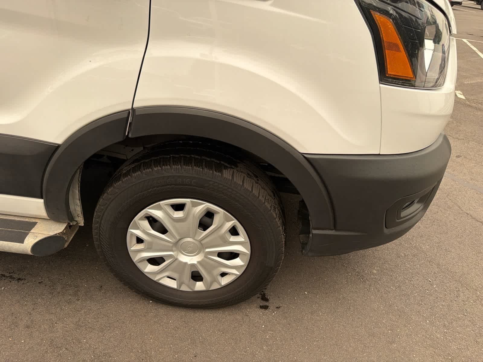 Used 2025 Oxford White Clearcoat Ford  image 12
