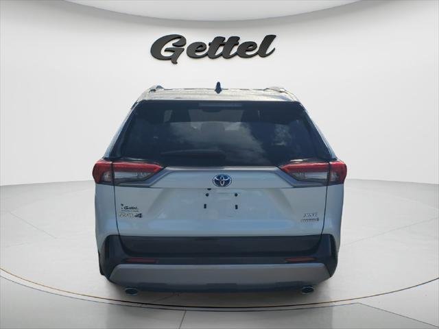 Certified Used 2024 MID BLK/WIND CHILL Toyota  image 4