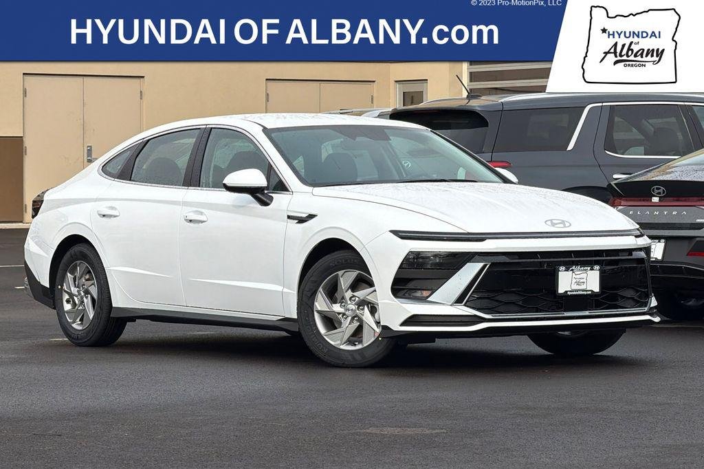 2026 Hyundai Sonata SE's photo