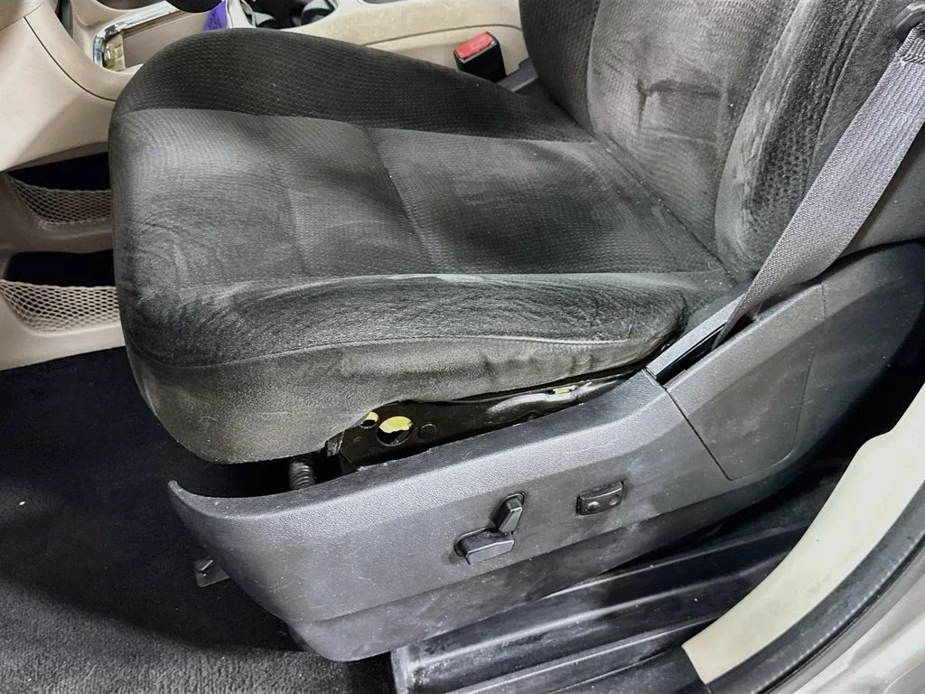 Used 2015 Silver Dodge SXT image 20