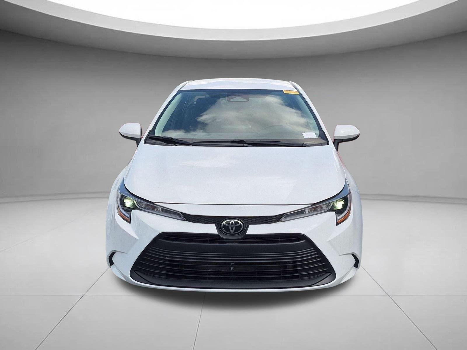 Used 2026 Ice Cap Toyota LE image 6