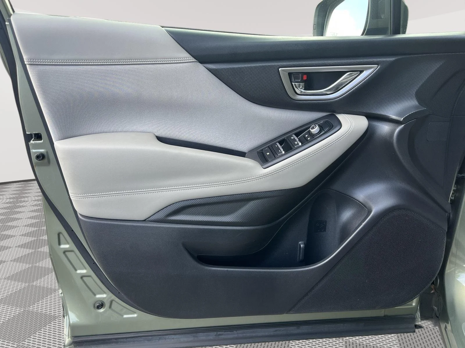 Used 2019 Jasper Green Metallic Subaru Premium image 18