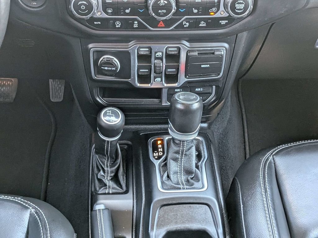 Used 2021 White Jeep Unlimited Sahara image 22