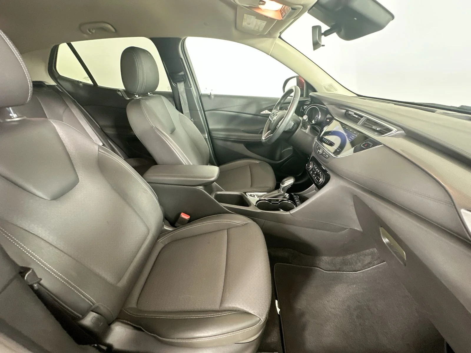 Used 2023 Red Buick  image 44