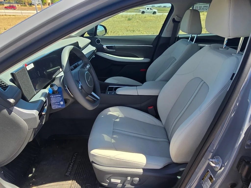 Used 2026 Transmission Blue Hyundai SEL Sport image 11