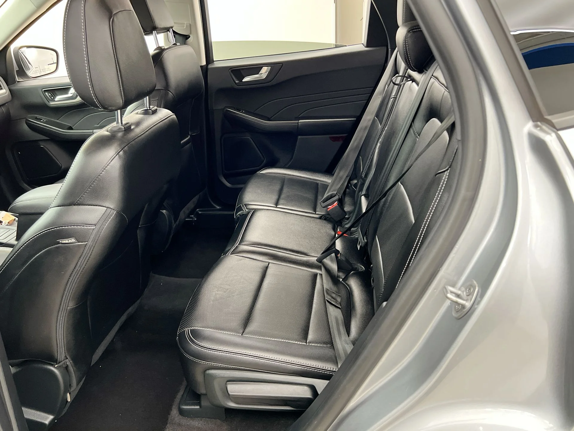 Used 2022 Silver Ford SEL image 11