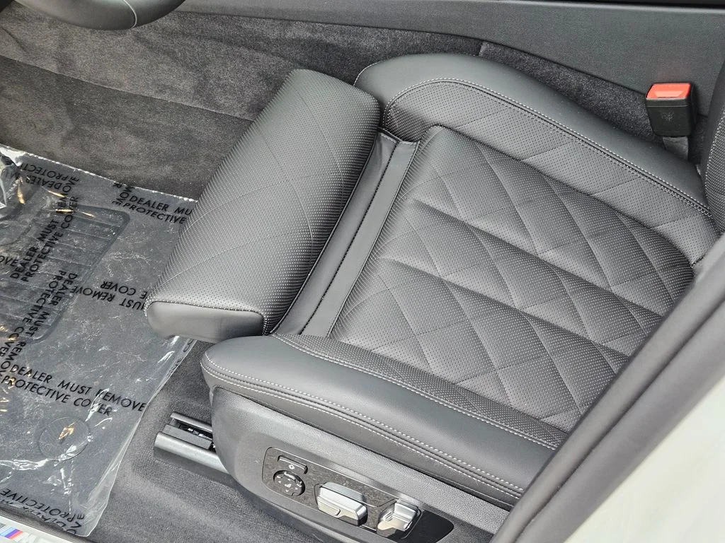 Certified Used 2026 White BMW M60i image 42