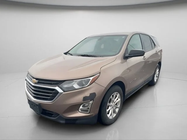 Used 2019 Chevrolet Equinox LS with VIN 3GNAXHEV1KL126917 for sale in Fairfield, OH