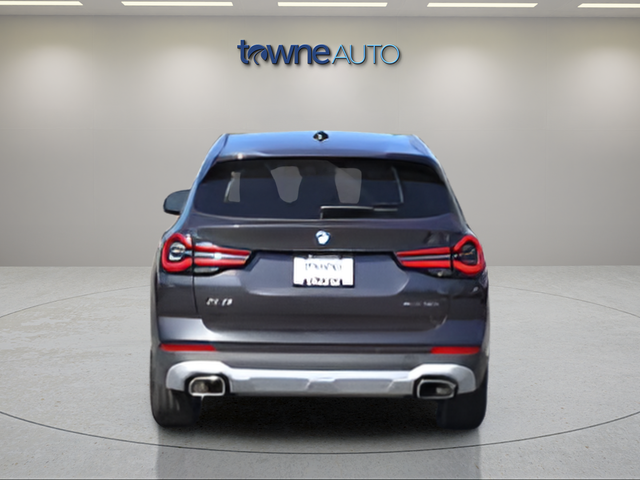 Used 2024  BMW xDrive30i image 4
