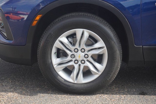 Used 2022 BLUE Chevrolet LT image 13