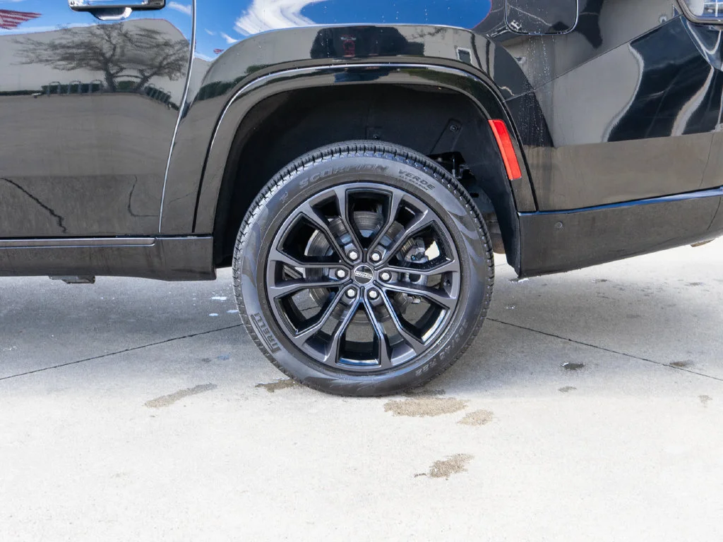 Used 2023 Black Jeep Series III image 37