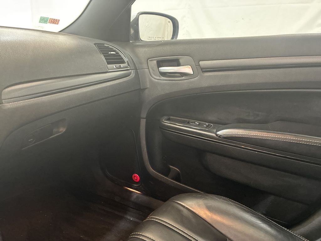 Used 2014 White Chrysler S image 25