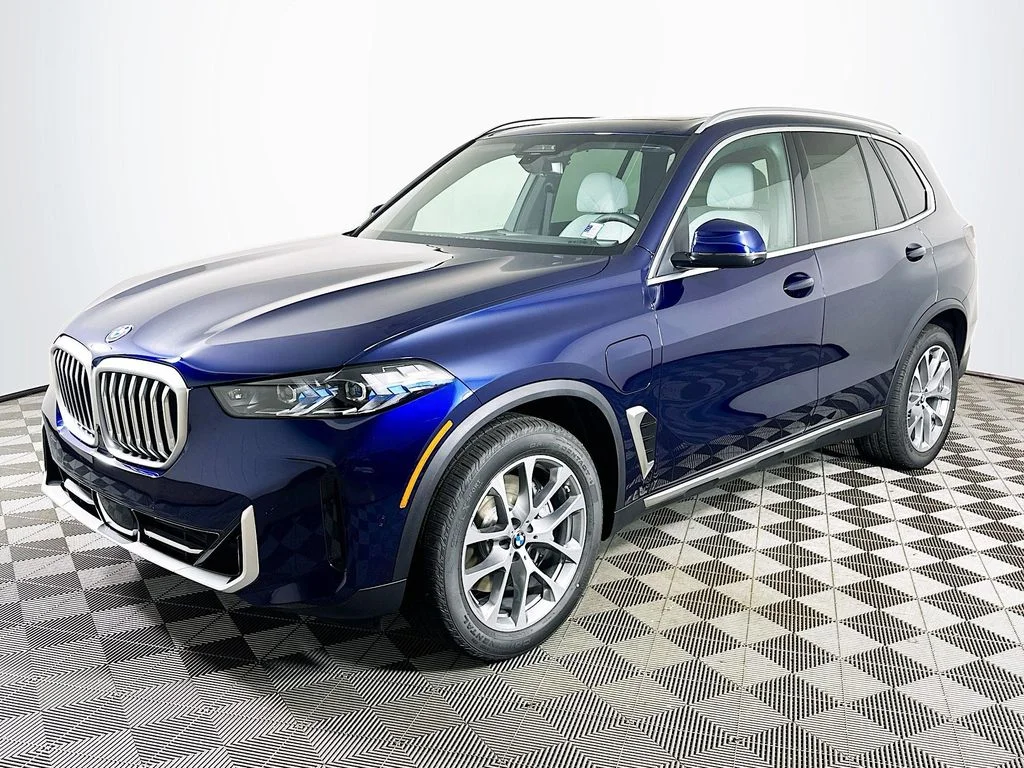 2026 BMW X5 xDrive50e's photo