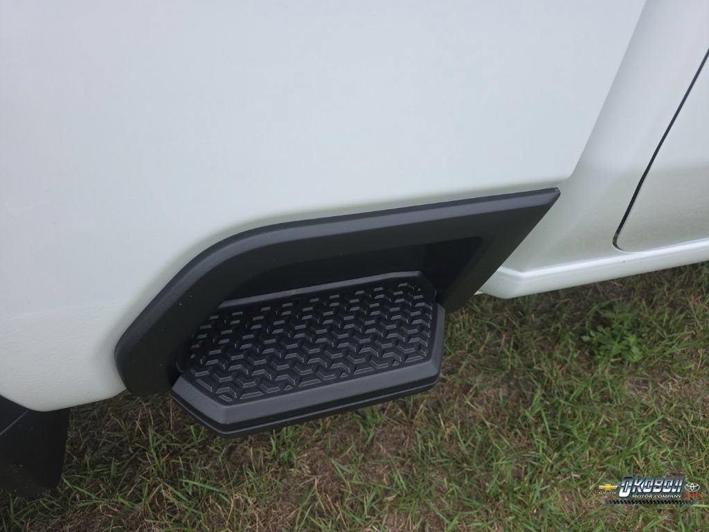 New 2026 Summit White Chevrolet LT image 9