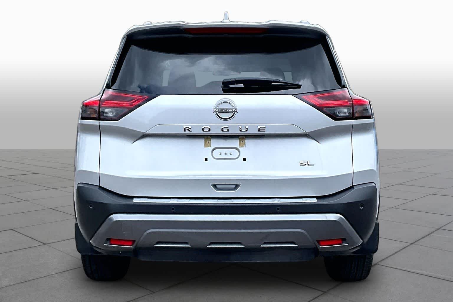 Used 2022 BRILLIANT SILVE Nissan SL image 5